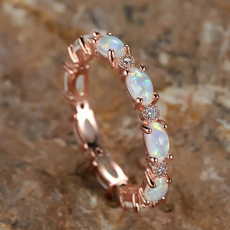 Anel Vintage em Ouro Rosa com Opala e Cristal