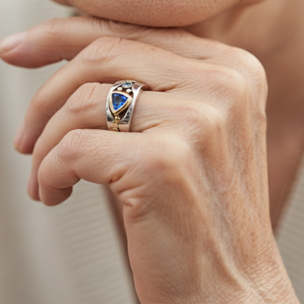 Anel Vintage com Cristal Azul