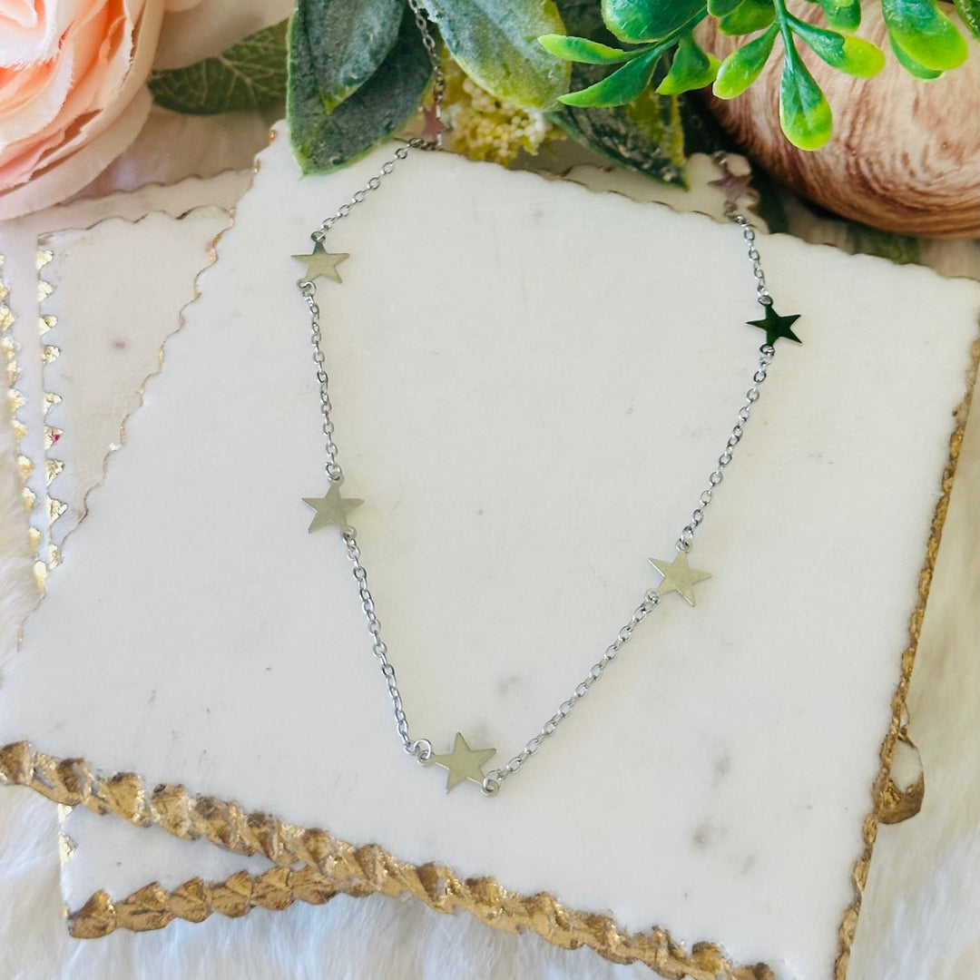 Colar Gargantilha com Pingente Stella Dainty Star