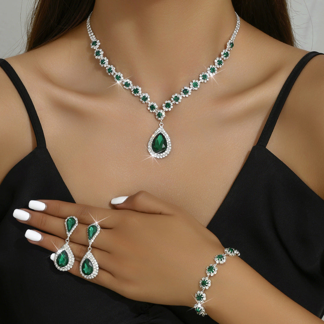 Conjunto de Três Peças de Joias para Noivas
