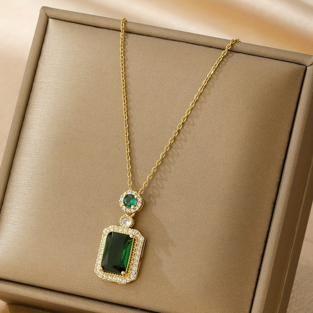 Colar Greta com Pedra de Esmeralda