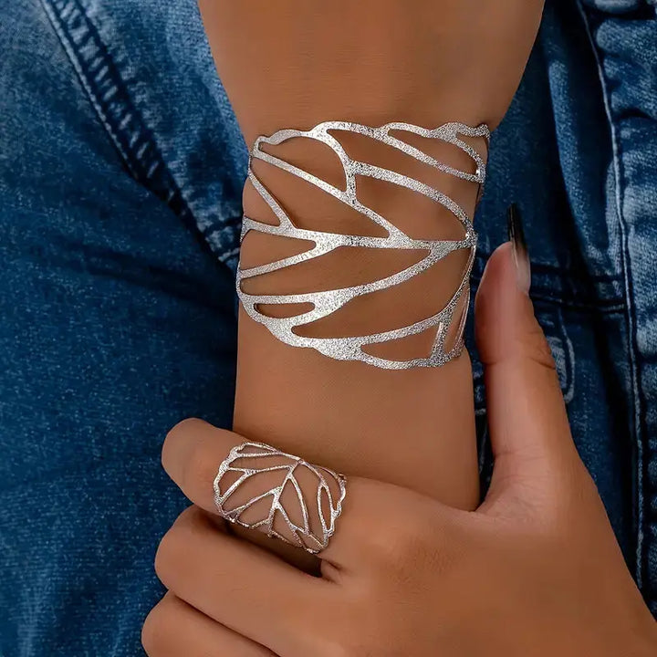 Pulseira Bracelete Vintage com Design de Folha