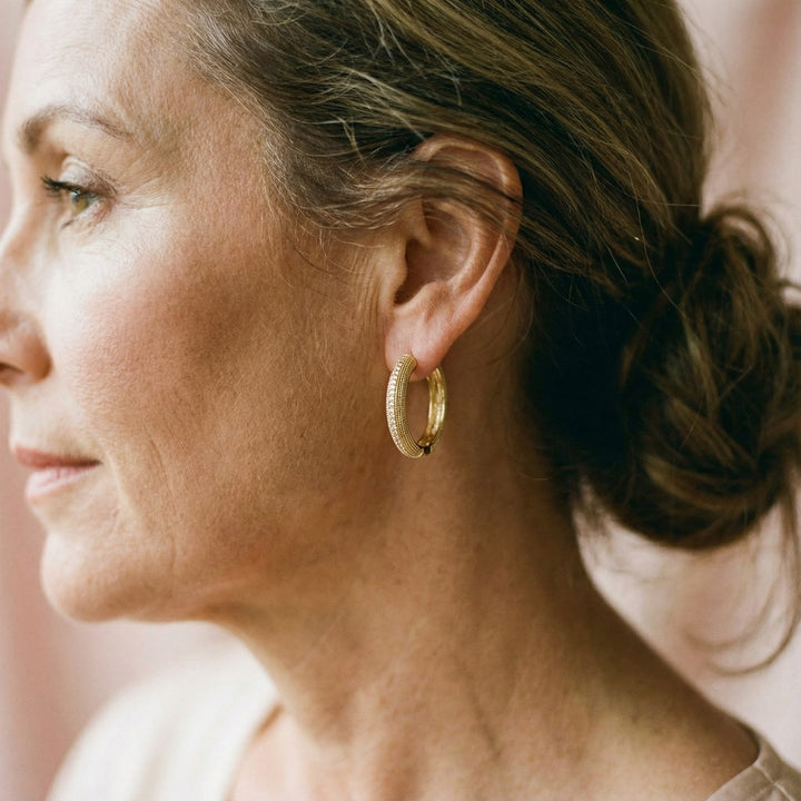 Brincos Vintage em Ouro com Padrão Elegante