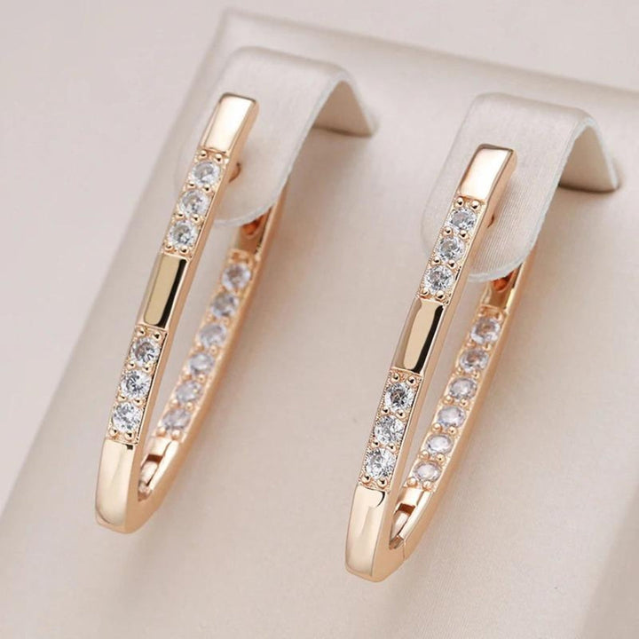 Brincos Elegantes de Zircônia em Ouro