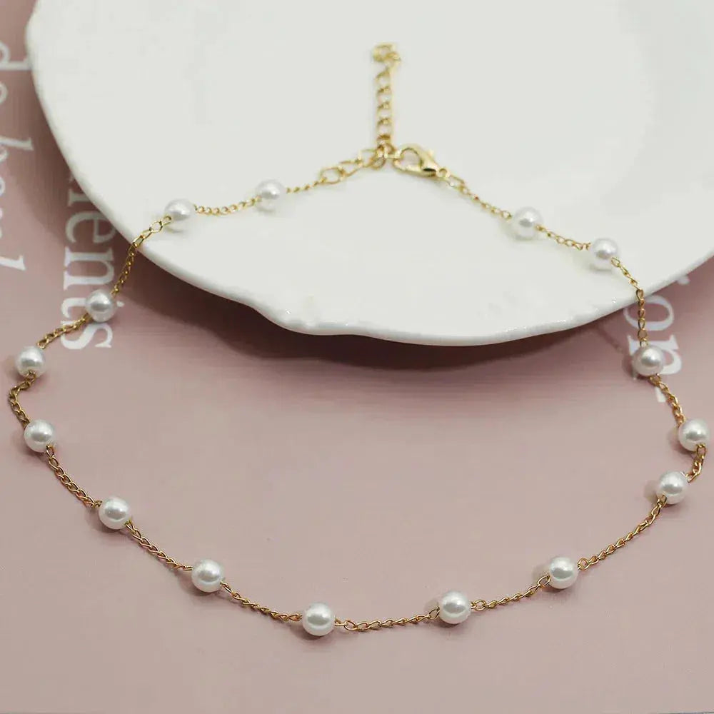 Colar de Pérolas em Dourado