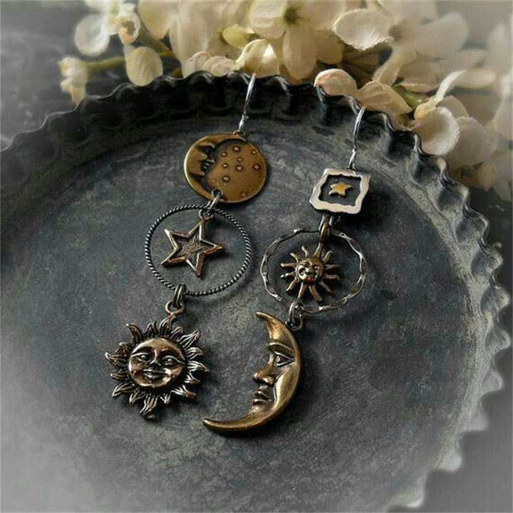 Brincos com Pendentes de Sol e Lua