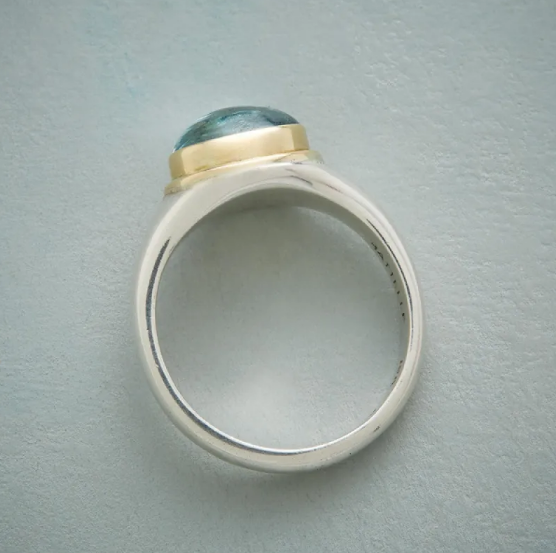 Anel de Prata com Diamante Verde
