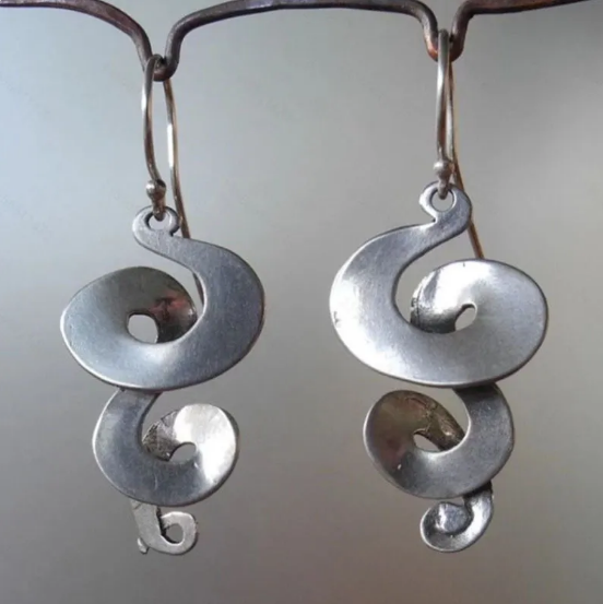 Brincos Geométricos em Metal Cigano