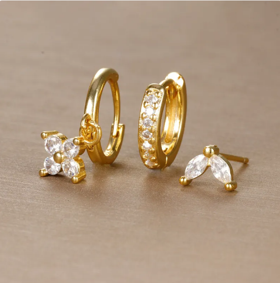 Conjunto de Brincos com Diamantes em Forma de Flor