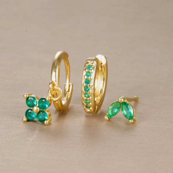 Conjunto de Brincos com Diamantes em Forma de Flor