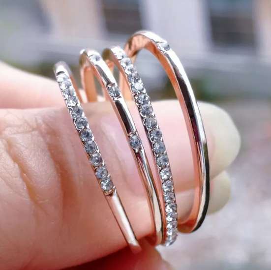 Anel Quadrado de Zircónio com Quatro Diamantes