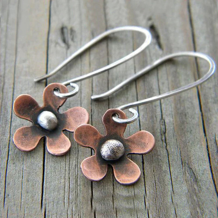 Brincos Vintage Flower em Prata