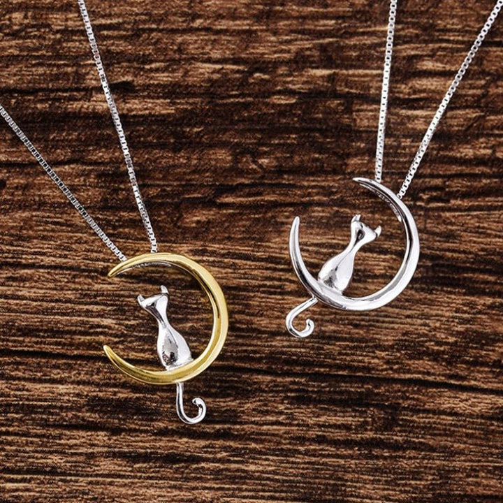 Colar Elegante com Lua Crescente e Gato