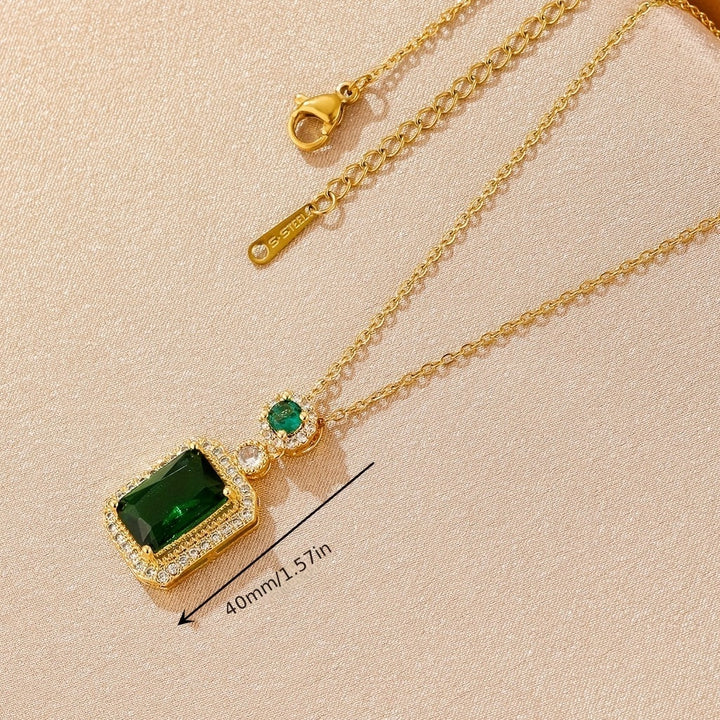 Colar Greta com Pedra de Esmeralda