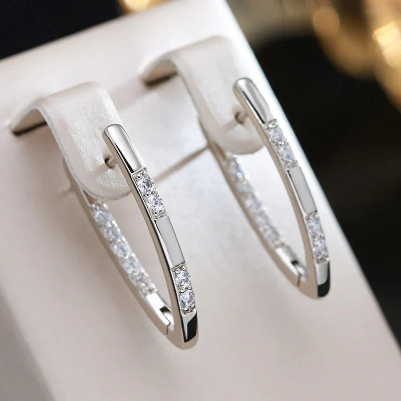 Brincos Elegantes de Zircônia em Ouro