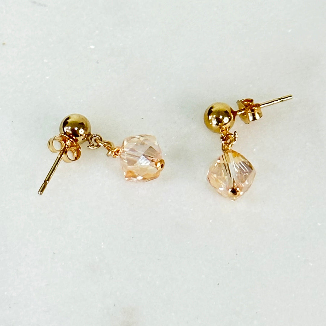 Brincos Pendentes Delicados Liana em Ouro